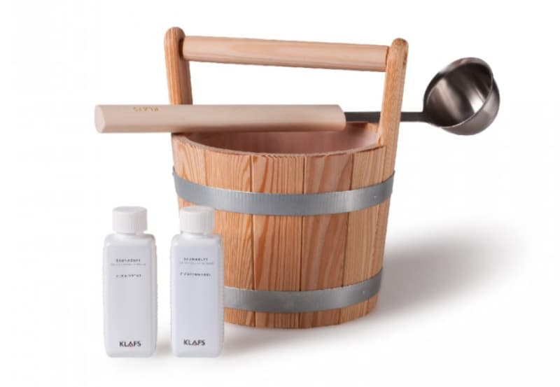 Sauna bucket with a ladle