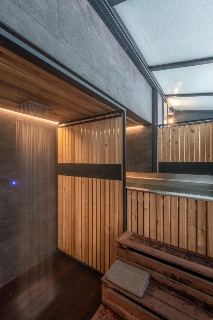 Stailness steel plunge pool IMAGINOX and cooling shower