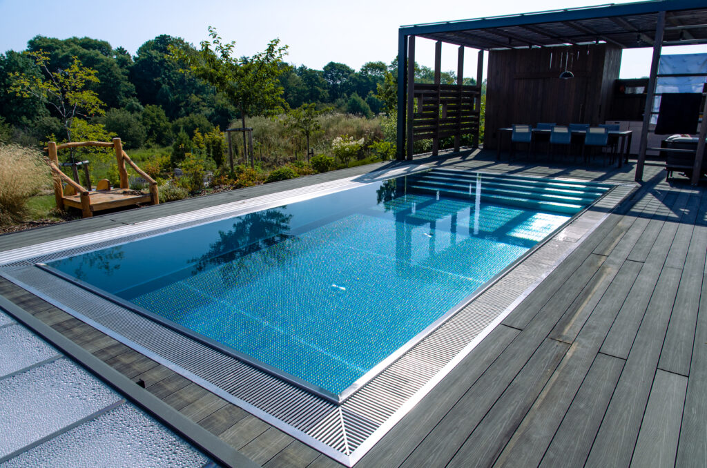 Exclusive deck-level pool by IMAGINOX