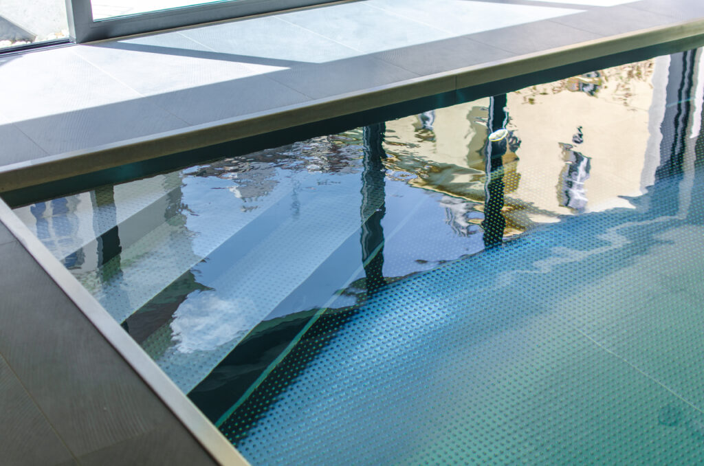 IMAGINOX stainless steel corner staircase