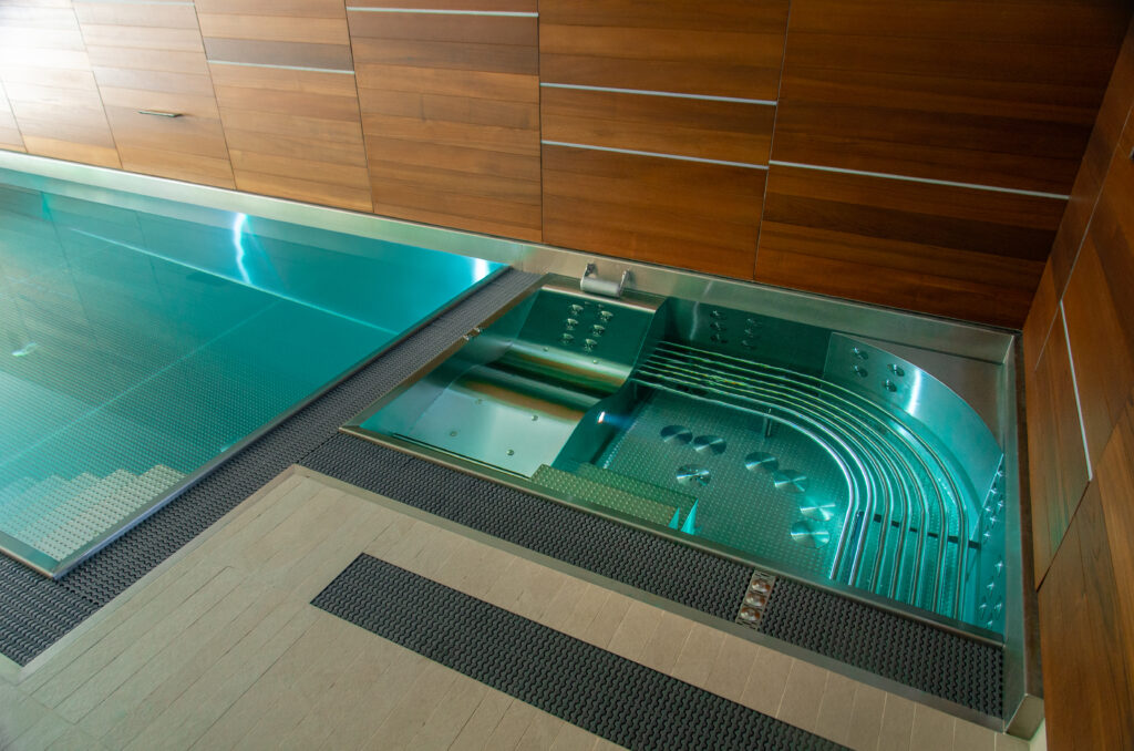 Individual deck level stainless steel whirlpool IMAGINOX