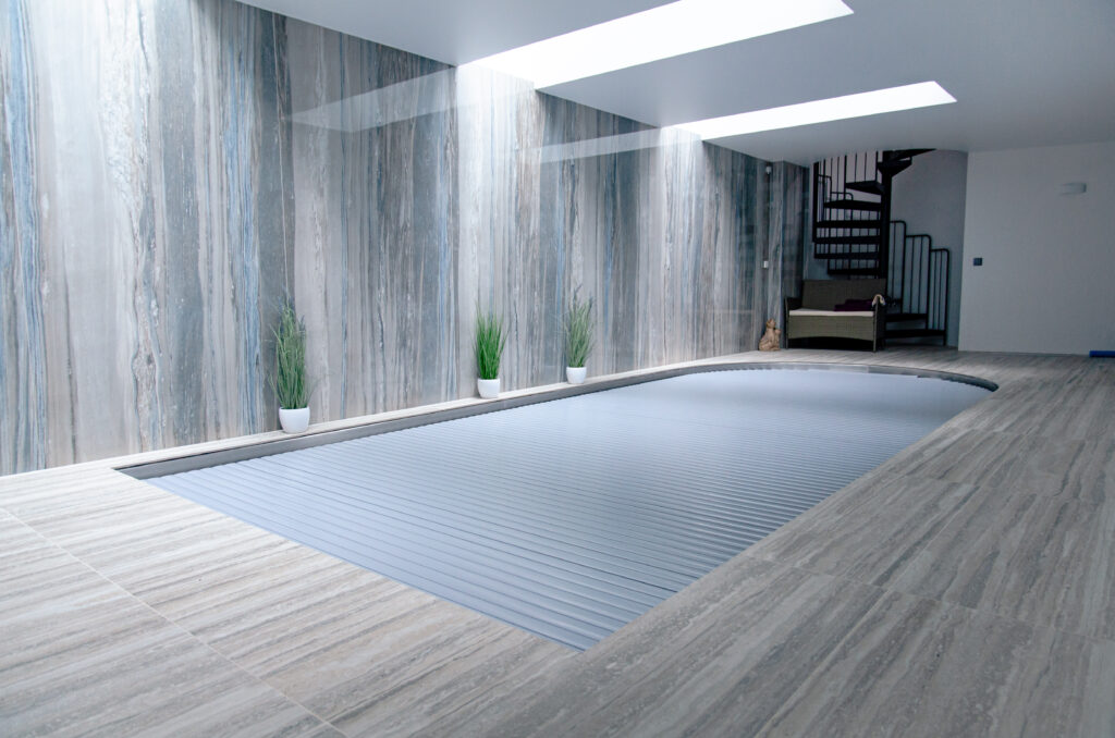 Lamella cover is hidden under the bench