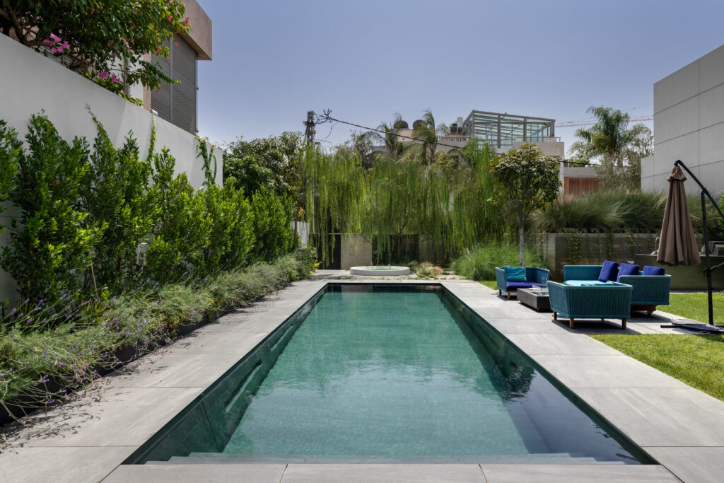 Swimming pool in a few seconds