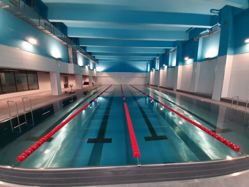 Commercial swimming pool IMAGINOX made from stainless steel