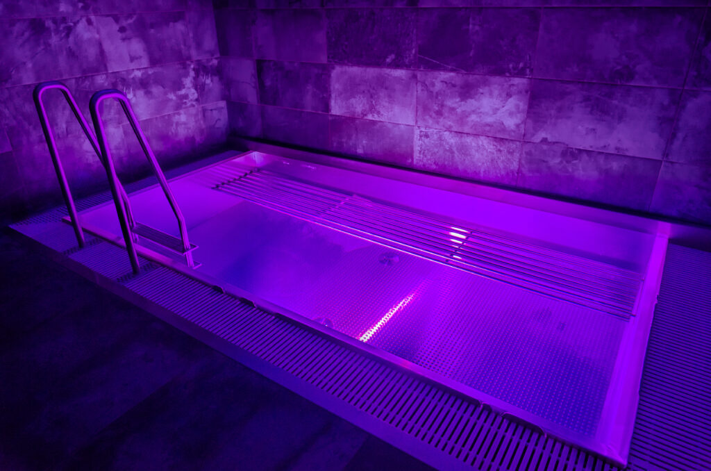 Tailor-made stainless steel plunge pool IMAGINOX