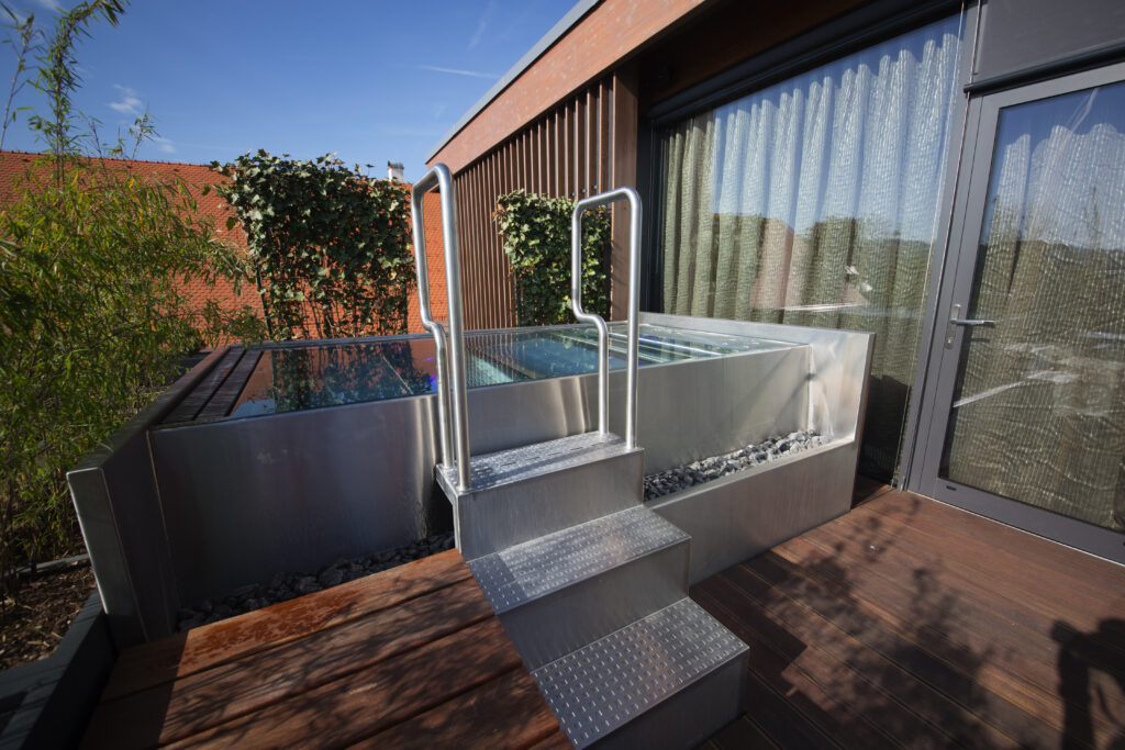 IMAGINOX stainless steel hot tub in Hotel wellness