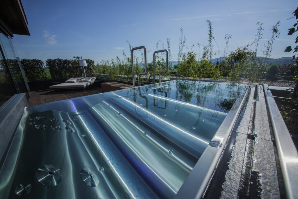 Stainless steel hot tub for up to three people