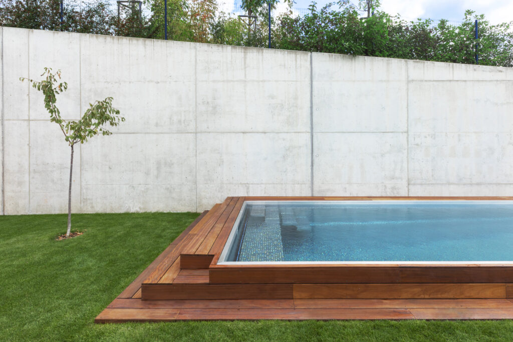 The lamella cover is hidden in the stainless steel bench