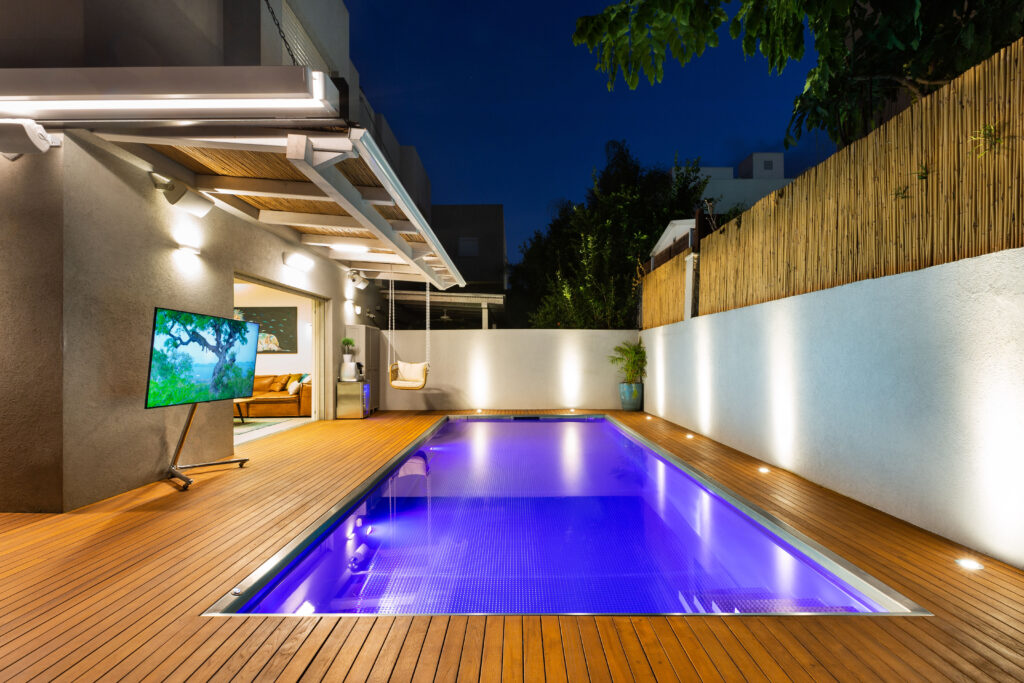 Two underwater LED RGB reflectors with piezo-button