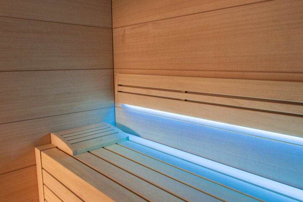 LED RGB lighting is placed under the backrest