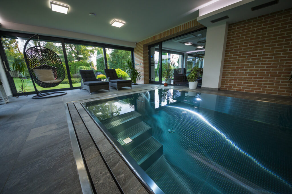 Straight stairs of the IMAGINOX pool